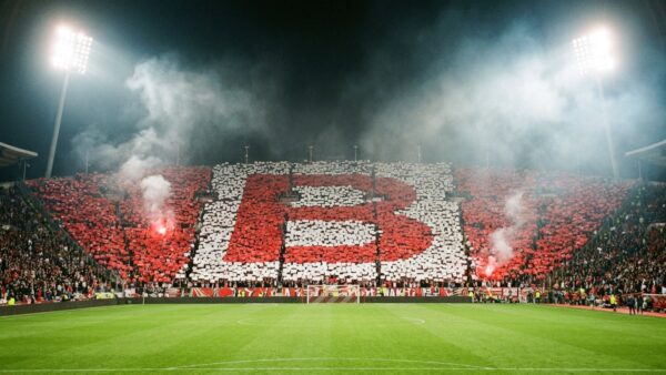 Tifo géant formant la lettre B dans un stade — Groupe B, Coupe du Monde 2026